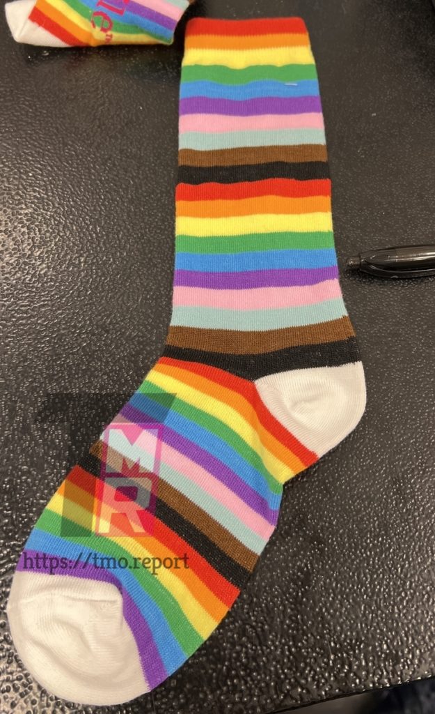 t-mobile pride socks 2